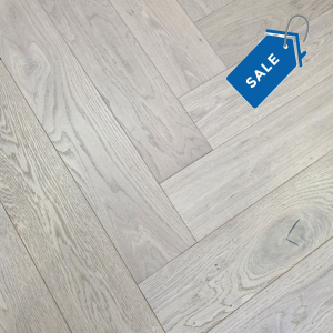 Rustiek Wit Eiken Visgraat Vloer 76.8m2!